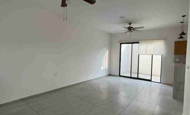 Casa en renta. Fracc. la Huerta Ixtacomitán. Tabasco