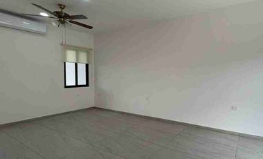 Casa en renta. Fracc. la Huerta Ixtacomitán. Tabasco