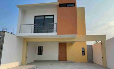 Casa en renta. Fracc. la Huerta Ixtacomitán. Tabasco