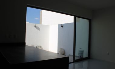 Residencia Premium con Roof Top a Pasos de la Casa Club | Fracc. Adamar