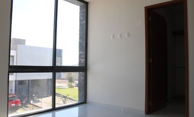 Residencia Premium con Roof Top a Pasos de la Casa Club | Fracc. Adamar