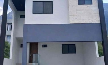 Residencia Nueva de 3 Niveles