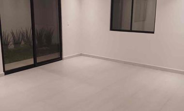 Residencia Nueva de 3 Niveles