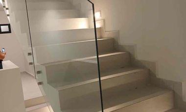 Residencia Nueva de 3 Niveles