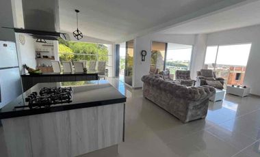 Alquilo Casa Campestre en Av. Condina Pereira