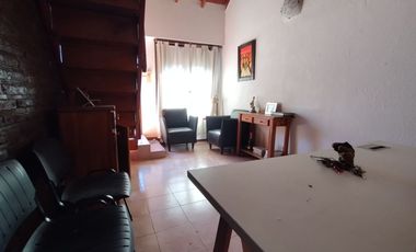 Castelar Sur - Venta - Dúplex 2 Ambientes
