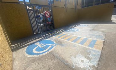 Gran propiedad,en arriendo idealmente para oficinas administrativas, de gobierno, consulares o fundaciones. con acceso a discapacitados