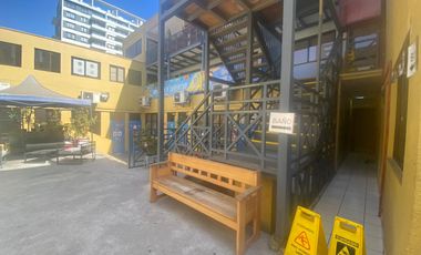Gran propiedad,en arriendo idealmente para oficinas administrativas, de gobierno, consulares o fundaciones. con acceso a discapacitados