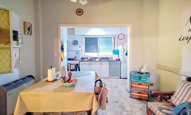 Casa Familiar de 5 Ambientes con Excelente Ubicación en Castelar