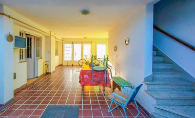 Casa Familiar de 5 Ambientes con Excelente Ubicación en Castelar