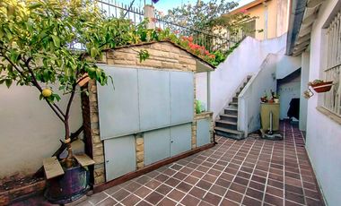 Casa Familiar de 5 Ambientes con Excelente Ubicación en Castelar