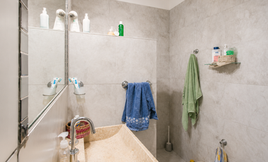 Casa Familiar de 5 Ambientes con Excelente Ubicación en Castelar