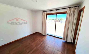 Se Arrienda Linda y Amplia Casa de un piso, en Parcelación Santa Laura, sector La Palma, comuna de Quillota.