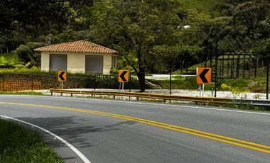 LOTE - MALL A BORDO DE VÍA LAS PALMAS