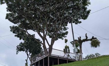 Hermosa finca colonial en venta con espectacular vista.