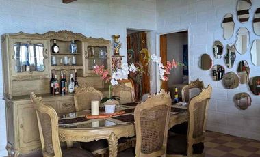 Hermosa finca colonial en venta con espectacular vista.