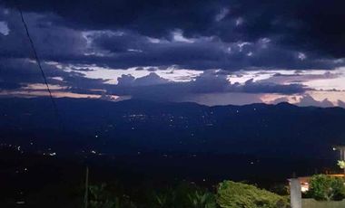 Hermosa finca colonial en venta con espectacular vista.