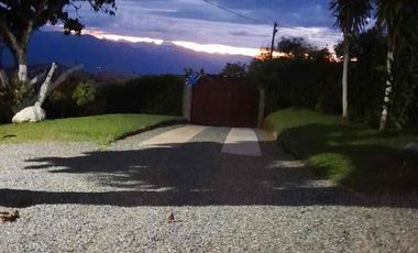 Hermosa finca colonial en venta con espectacular vista.