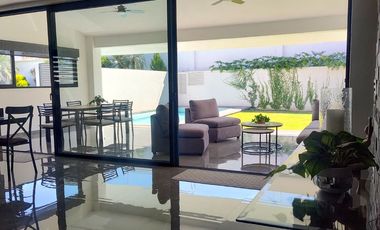 PARAISO COUNTRY CLUB VENTA CASA DE UN NIVEL CON JARDIN Y ALBERCA