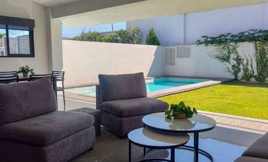 PARAISO COUNTRY CLUB VENTA CASA DE UN NIVEL CON JARDIN Y ALBERCA
