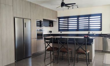 PARAISO COUNTRY CLUB VENTA CASA DE UN NIVEL CON JARDIN Y ALBERCA