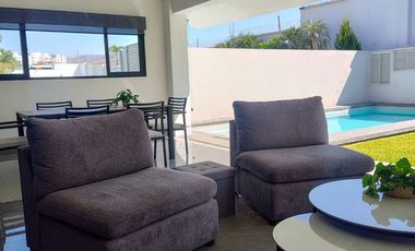 PARAISO COUNTRY CLUB VENTA CASA DE UN NIVEL CON JARDIN Y ALBERCA