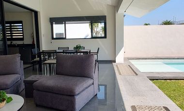 PARAISO COUNTRY CLUB VENTA CASA DE UN NIVEL CON JARDIN Y ALBERCA