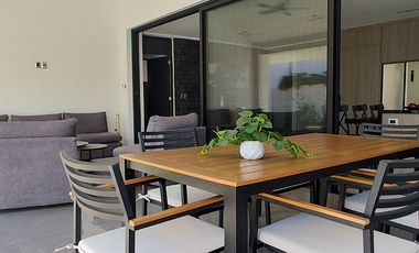PARAISO COUNTRY CLUB VENTA CASA DE UN NIVEL CON JARDIN Y ALBERCA