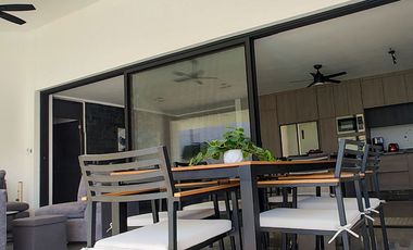 PARAISO COUNTRY CLUB VENTA CASA DE UN NIVEL CON JARDIN Y ALBERCA