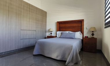 PARAISO COUNTRY CLUB VENTA CASA DE UN NIVEL CON JARDIN Y ALBERCA