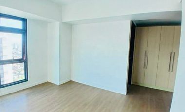 2BR Unit + 1 Parking in Solstice Tower, Circuit Makati