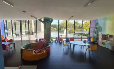 Departamento en renta frente a Mundo E