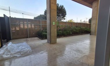 Departamento en renta frente a Mundo E