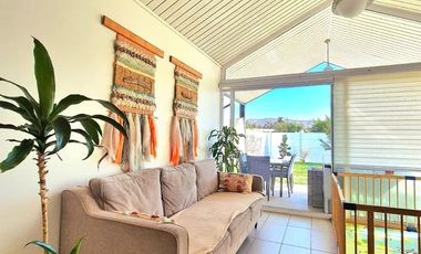 REBAJADA ¡¡¡ Se arrienda bella casa en limache, condominio de 25 casas, muy buena conectividad 3 dormitorios 2 baños, 3 estacionamientos $ 870.000