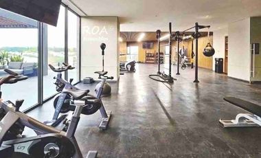 Via del Bosque Puerta de Hierro English Spoken