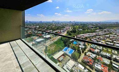 Via del Bosque Puerta de Hierro English Spoken