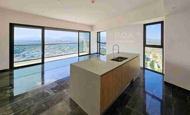 Via del Bosque Puerta de Hierro English Spoken