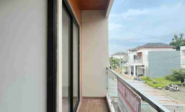 Jual Cepat!! Rumah 2 Lantai Mid Town Residence Grendeng Tengah Kawasan Kampus Unsoed