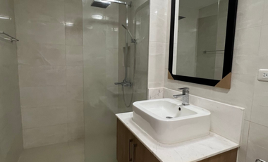 For Lease: Studio Unit at THE ROYALTON CAPITOL COMMONS