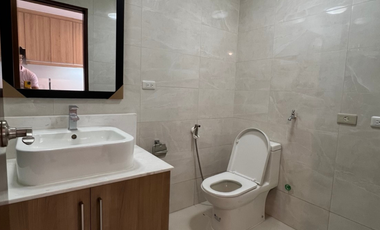 For Lease: Studio Unit at THE ROYALTON CAPITOL COMMONS