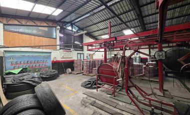Arriendo Galpón mas patio av principal norte de Quito mitad del mundo