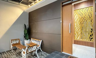 RUMAH MEWAH 2 LANTAI MINIMALIS MODERN FULL FURNISHED SIAP HUNI DI CIWARUGA BANDUNG