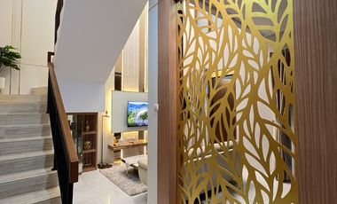 RUMAH MEWAH 2 LANTAI MINIMALIS MODERN FULL FURNISHED SIAP HUNI DI CIWARUGA BANDUNG