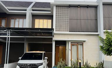 RUMAH MEWAH 2 LANTAI MINIMALIS MODERN FULL FURNISHED SIAP HUNI DI CIWARUGA BANDUNG