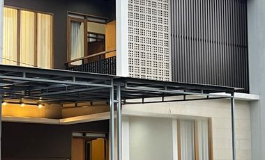 RUMAH MEWAH 2 LANTAI MINIMALIS MODERN FULL FURNISHED SIAP HUNI DI CIWARUGA BANDUNG