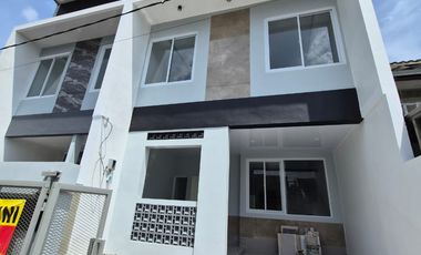 RUMAH BARU 2 LANTAI MINIMALIS MODERN LINGKUNGAN NYAMAN STRATEGIS SIAP HUNI DI KOPO PERMAI BANDUNG