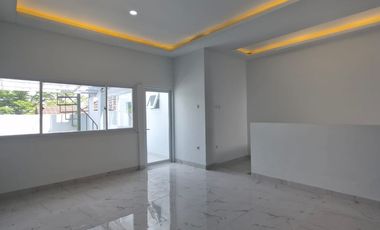RUMAH BARU 2 LANTAI MINIMALIS MODERN LINGKUNGAN NYAMAN STRATEGIS SIAP HUNI DI KOPO PERMAI BANDUNG