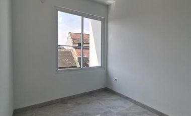 RUMAH BARU 2 LANTAI MINIMALIS MODERN LINGKUNGAN NYAMAN STRATEGIS SIAP HUNI DI KOPO PERMAI BANDUNG