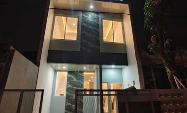 RUMAH BARU 2 LANTAI MINIMALIS MODERN LINGKUNGAN NYAMAN STRATEGIS SIAP HUNI DI KOPO PERMAI BANDUNG