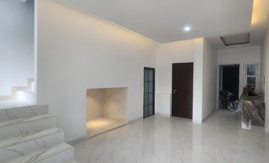RUMAH BARU 2 LANTAI MINIMALIS MODERN LINGKUNGAN NYAMAN STRATEGIS SIAP HUNI DI KOPO PERMAI BANDUNG